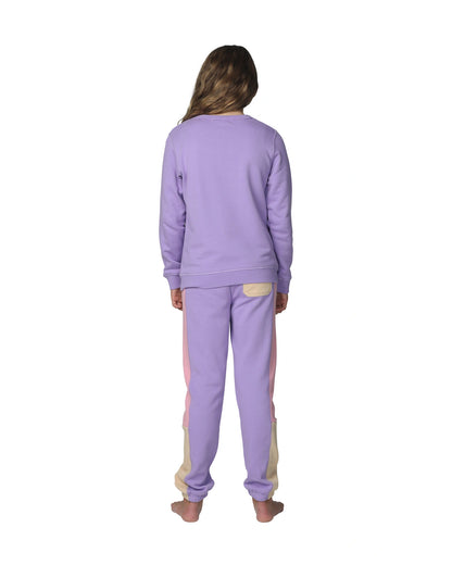 Okanui Girls winter sweater and pants in lilac color showing the back view part. 