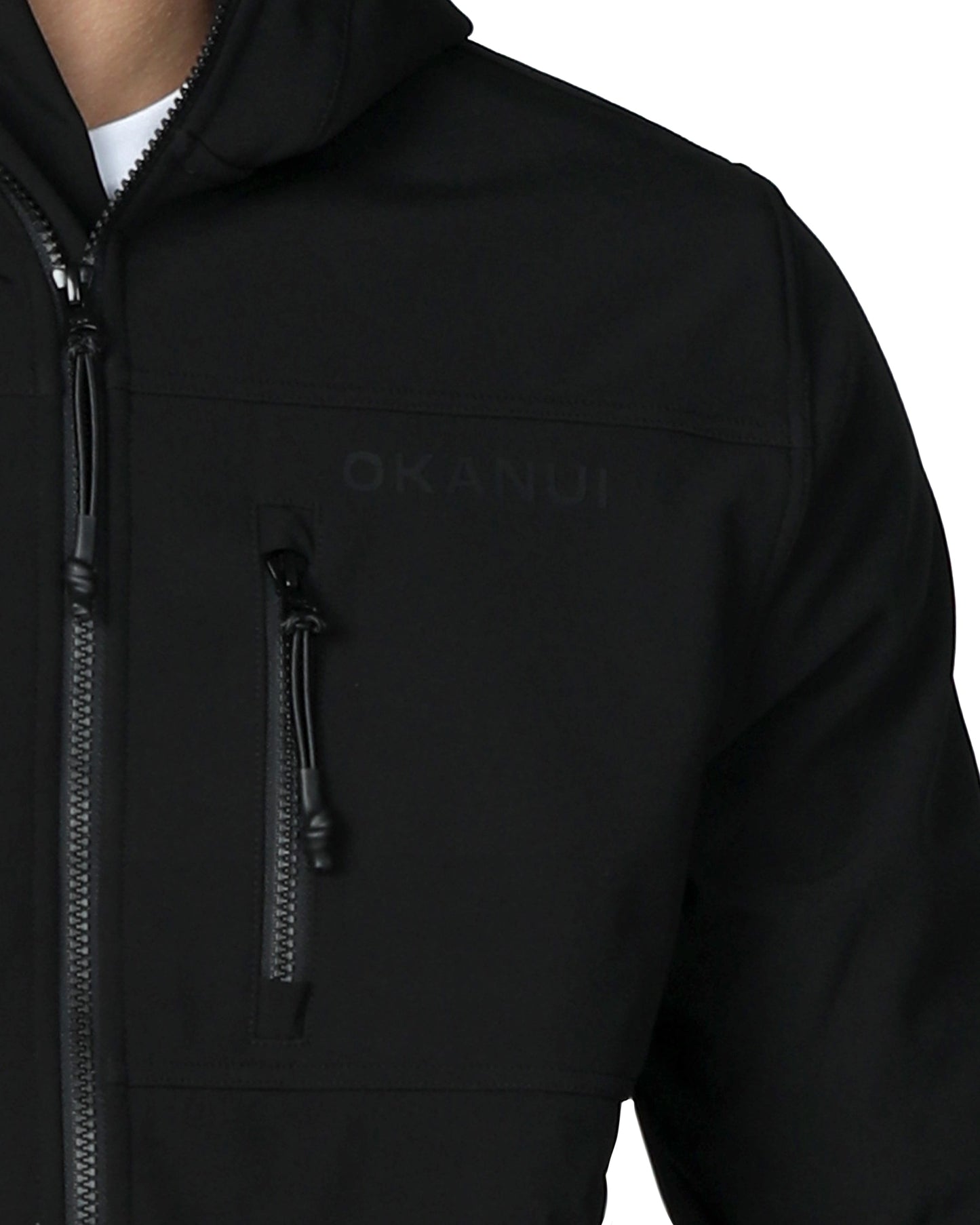 Mens soft shell jacket in color black with chest pockets. 