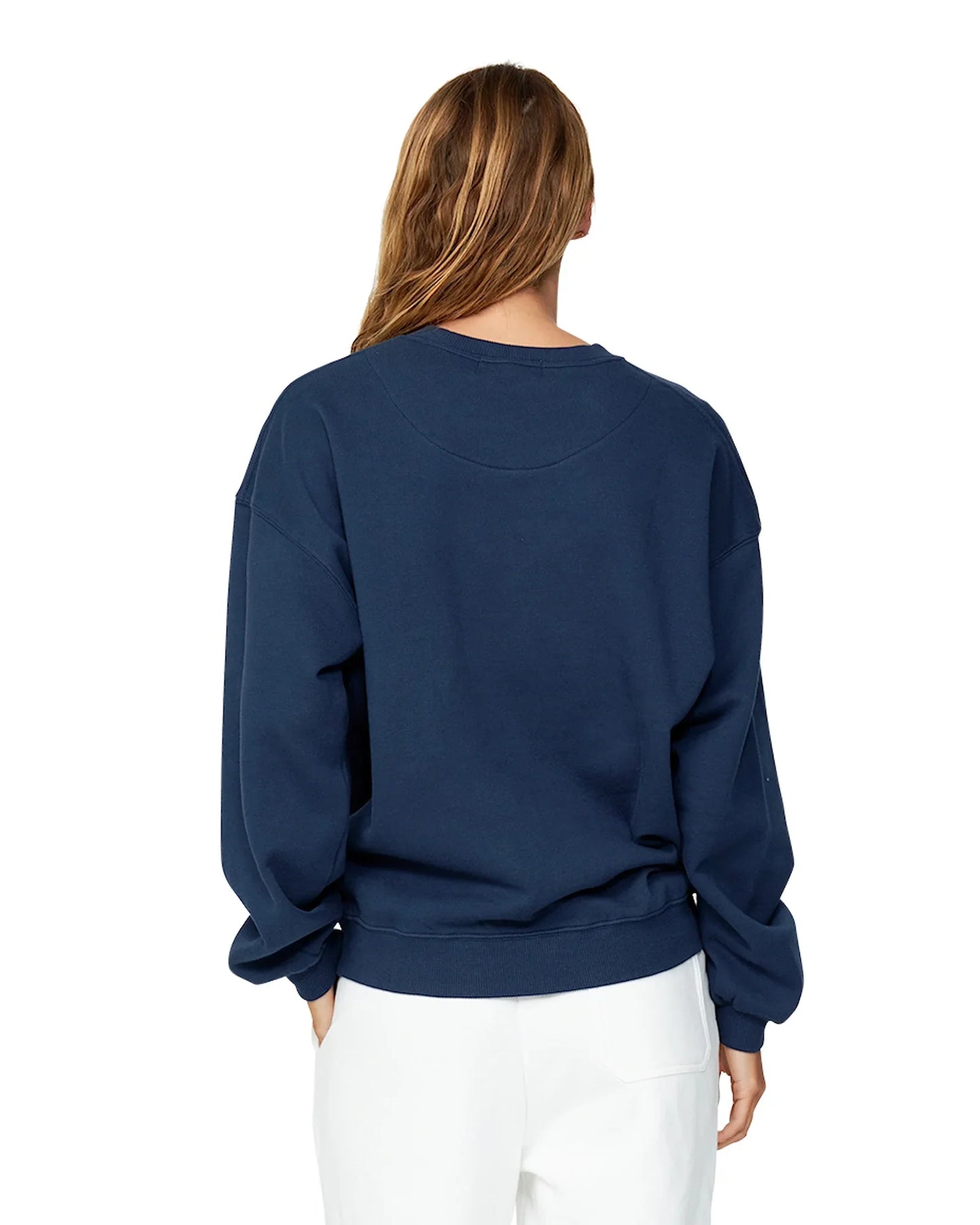 Okanui Winter fleece in navy blue-colored showing the back part. 